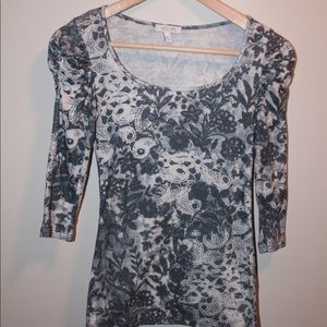 dELiA’s 3/4 sleeve top